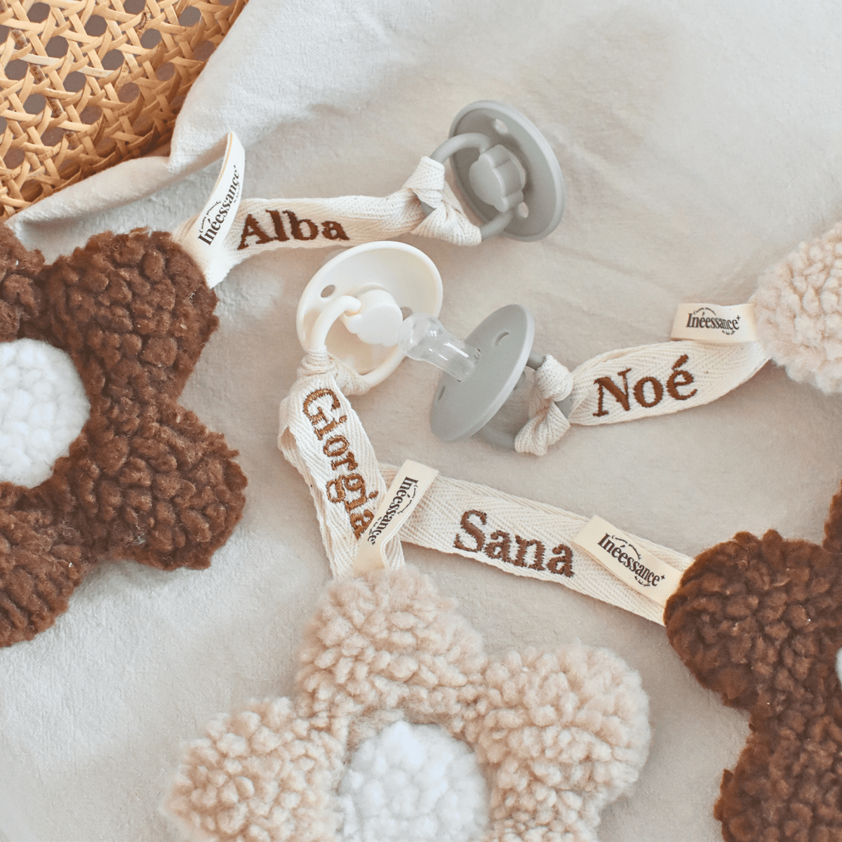 Attache-tétine Fleur & Lune Personnalisable