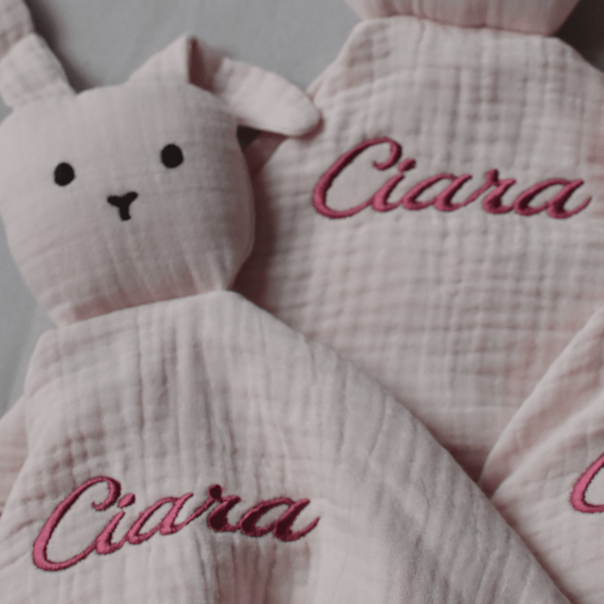 doudou lapin rose personnalisé