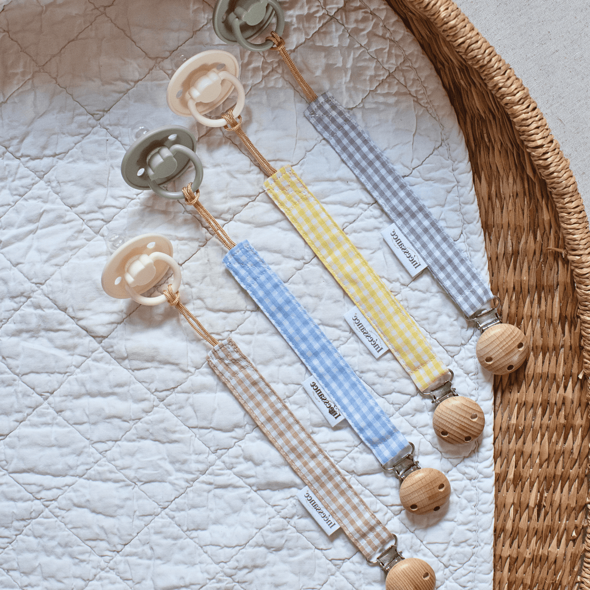 	Attache-tétine vichy plusieurs couleurs avec clip bois – accessoire bébé