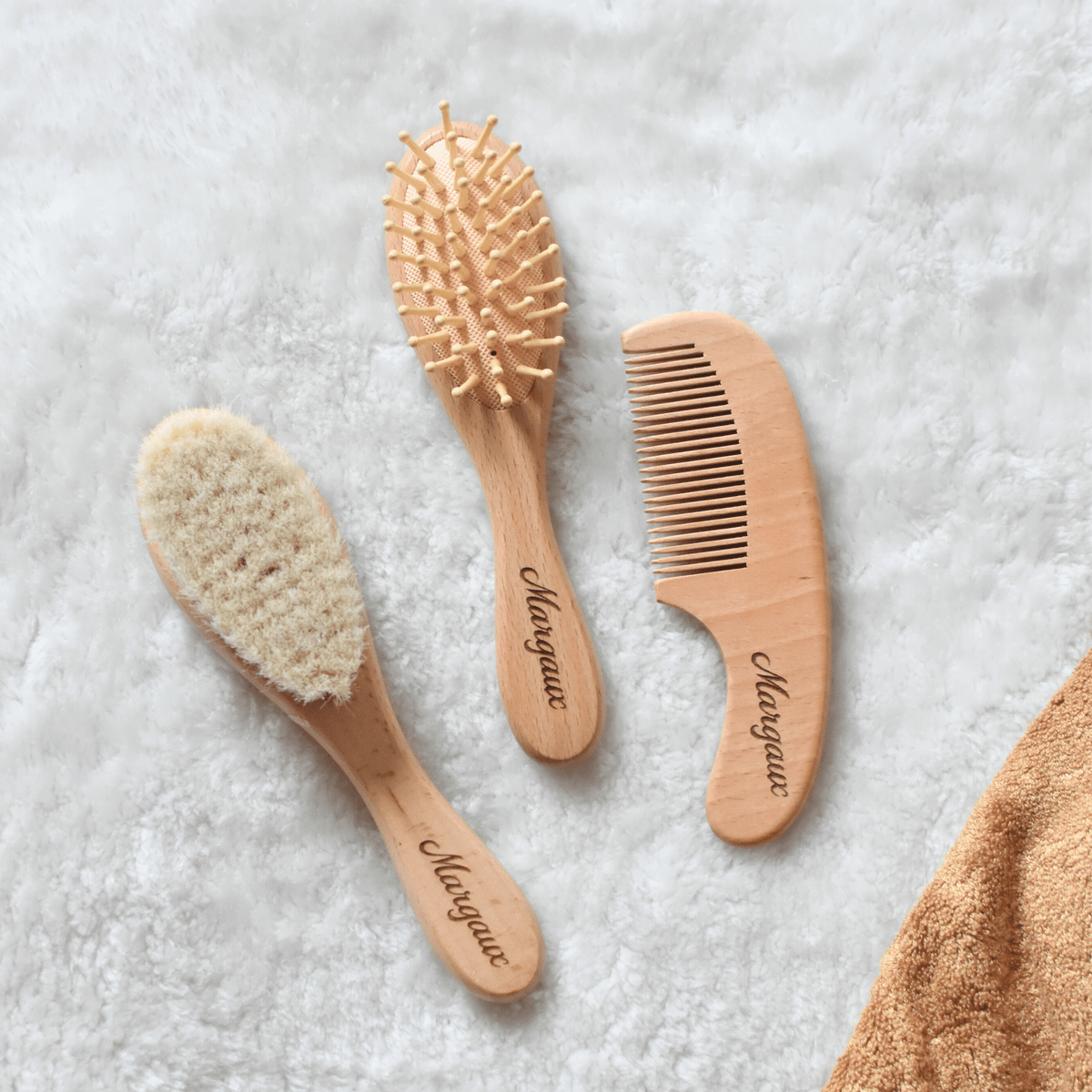 Set de brosses bébé en bois naturel - De la naissance à l'enfance