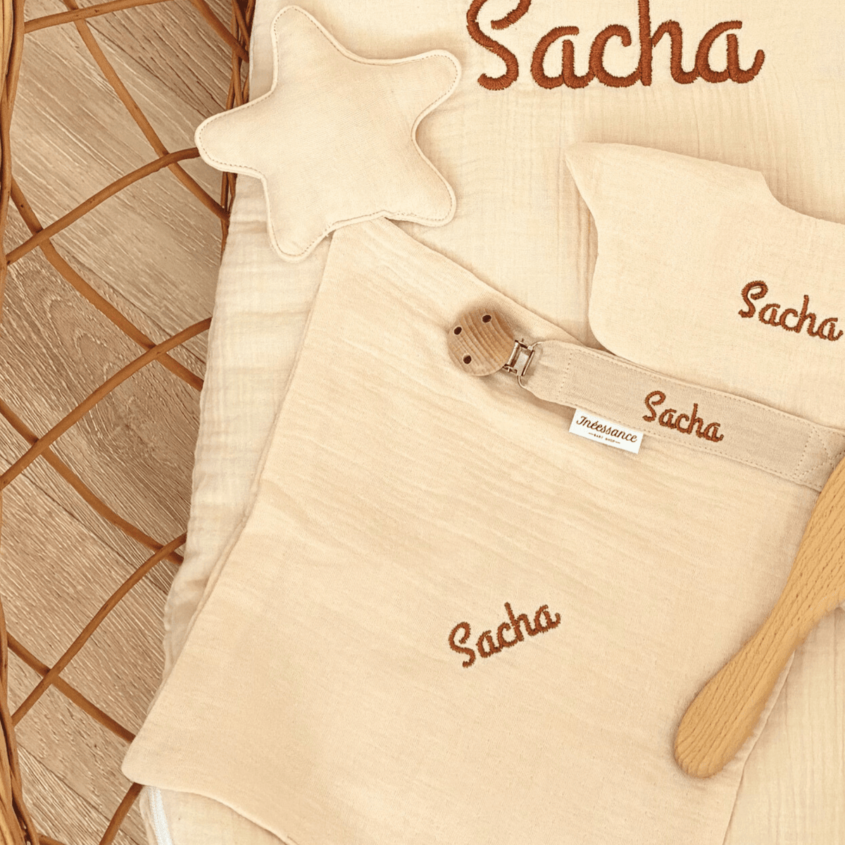 Le doudou lange étoile pour bébé