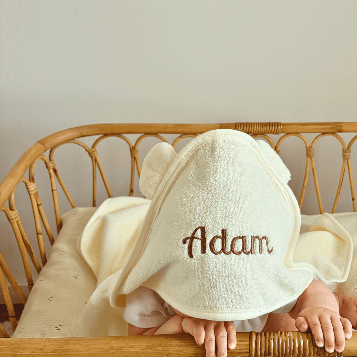 cape de bain personnalisé avec le prénom Adam