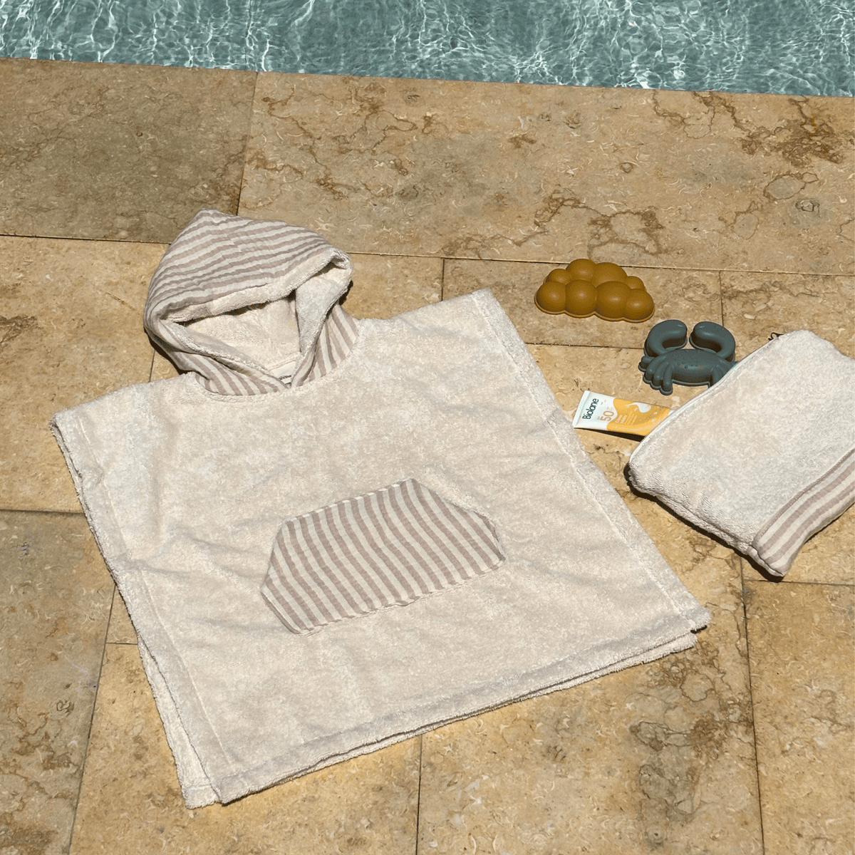 Coffret d'été - Poncho de bain & trousse assortie personnalisés