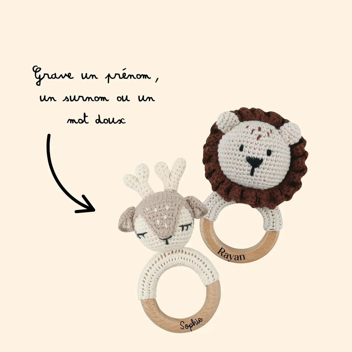 deux hochets un hochet cerf et un hochet lion